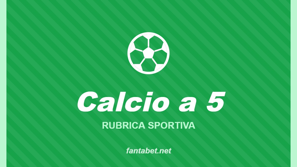 Calcio a 5 – Rubrica sportiva: grafica fantabet.net con pallone da calcio su sfondo verde